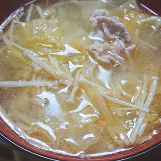 キャベツと豚肉の中華スープ